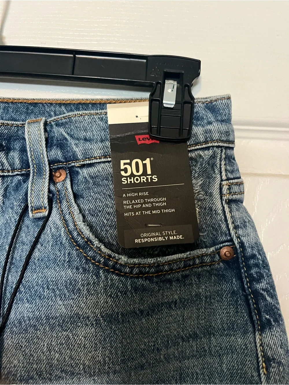 Levi's 501 High-Rise Mid-Thigh Jean Shorts - Picture 4 of 5